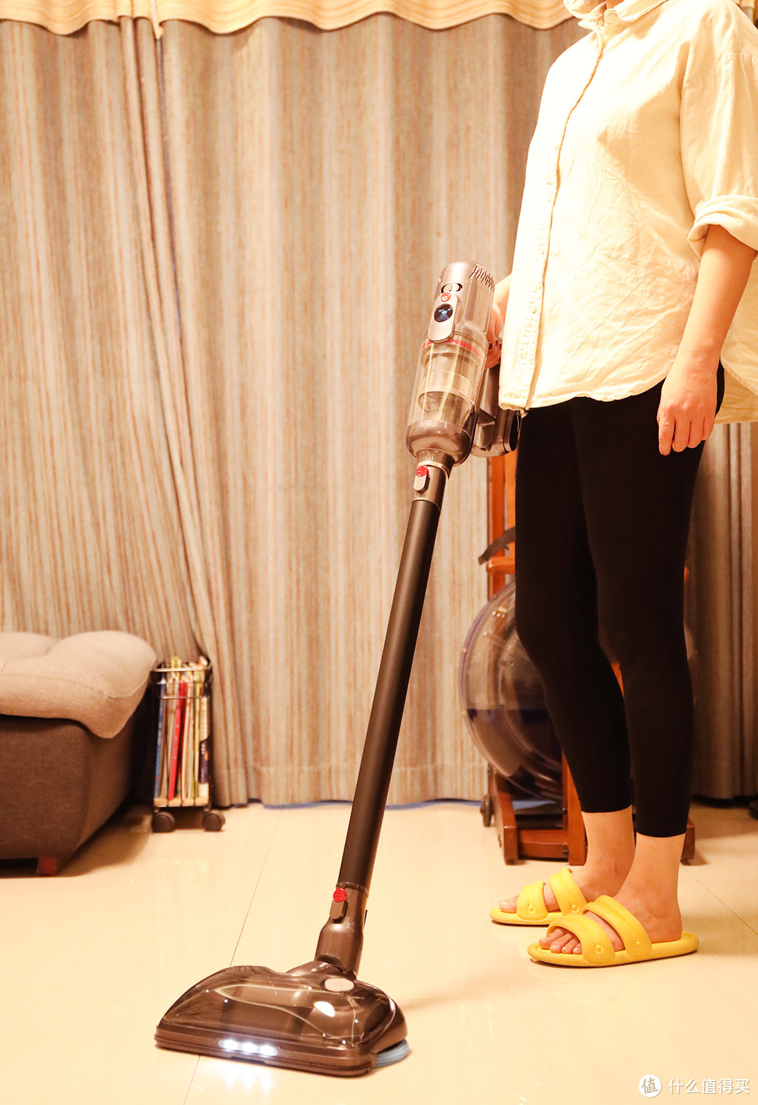 它应该是近几年我用过最顺手的手持无线吸尘器，小狗T12 Plus Rinse擦地吸尘器评测